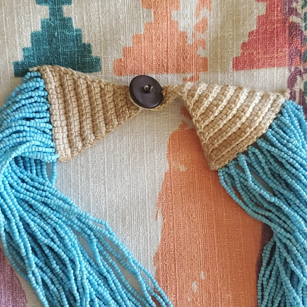 Beaded necklace - Picture 2 of 4
